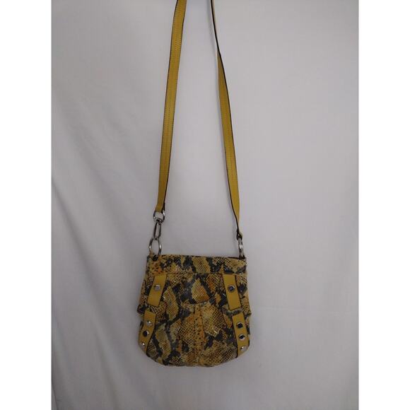 B Makowsky Crossbody Bag Womens Yellow Snake Print Leather Studded Purse - Picture 1 of 8